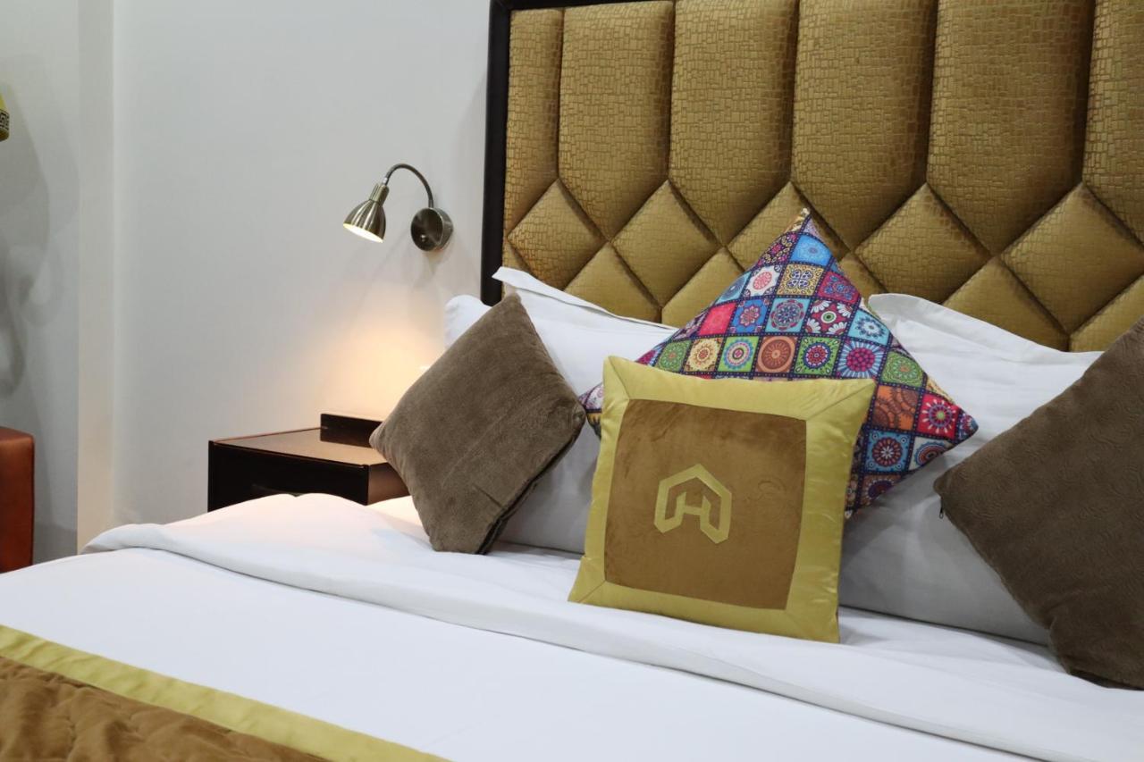 Hayyat Luxury Hotel Suites Лахор Экстерьер фото