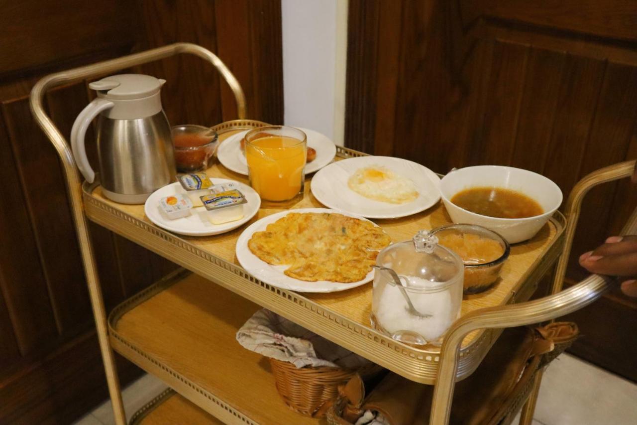 Hayyat Luxury Hotel Suites Лахор Экстерьер фото